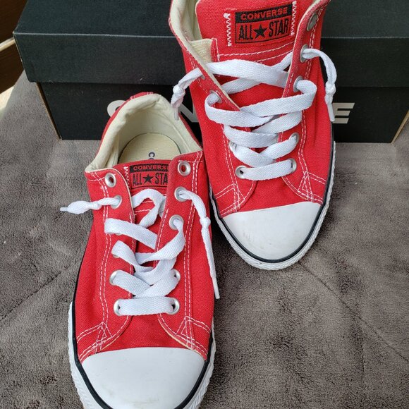 EUC CTAS Converse Street Slip GS 'Varsity Red' (Jr. 6) KICKS - Picture 6 of 9